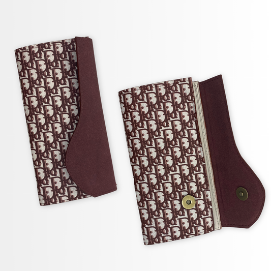 Diagonal D Motif Vinyl – Cream/Burgundy