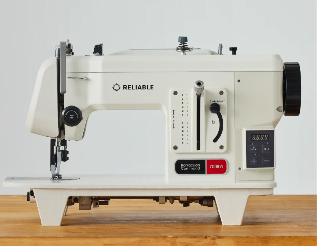 Reliable Barracuda Command 700BW sewing machine