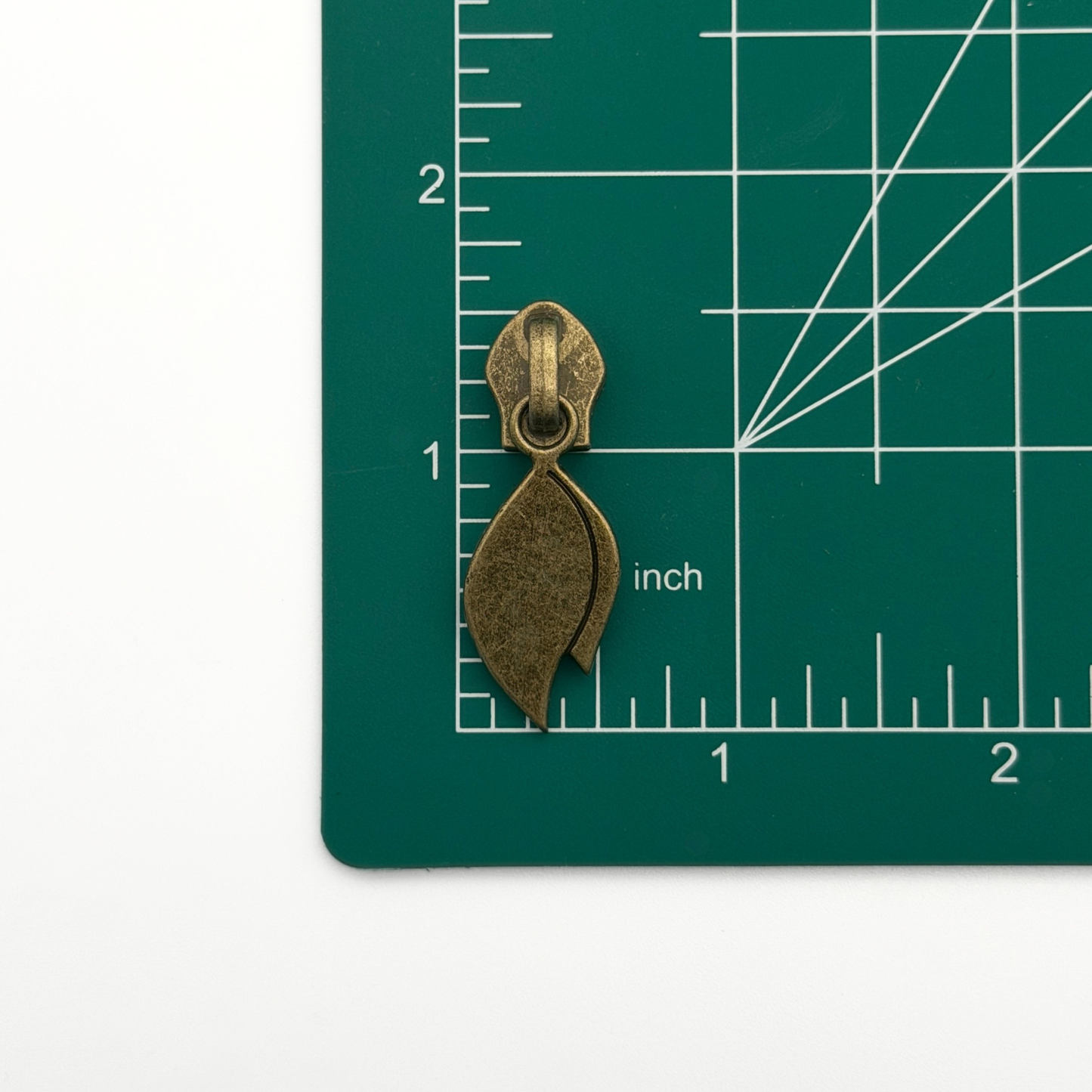 #5 Zipper Pulls – Leaf