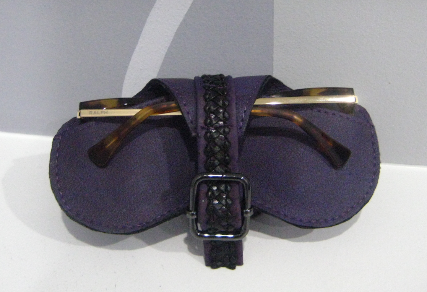 The Shade Keeper Sunglasses Case – Physical Pattern